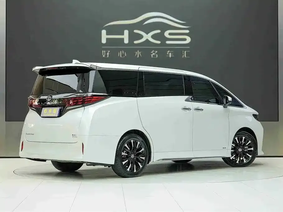 Toyota Alphard — фото 4