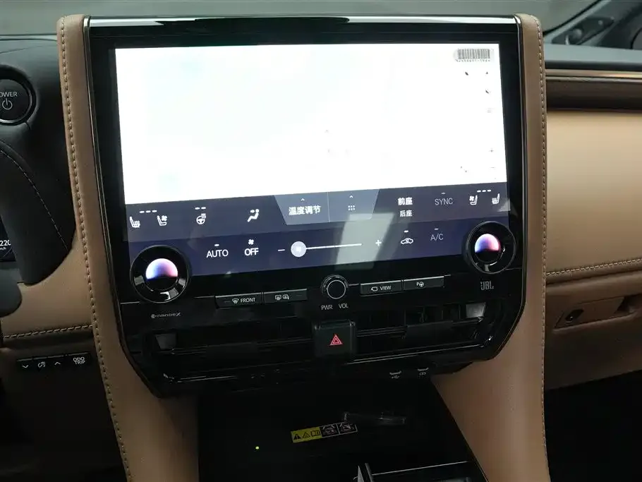 Toyota Alphard — фото 9