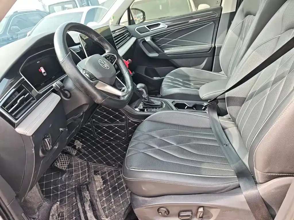 Volkswagen Tiguan L New Energy — фото 4