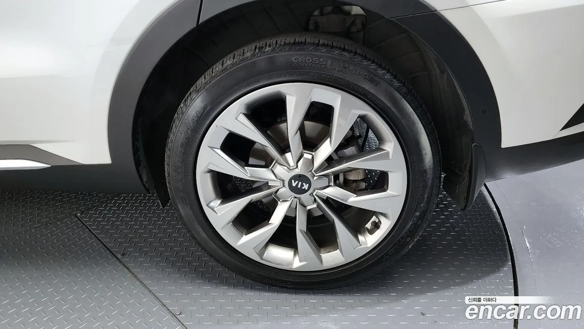 Kia Sorento — фото 5