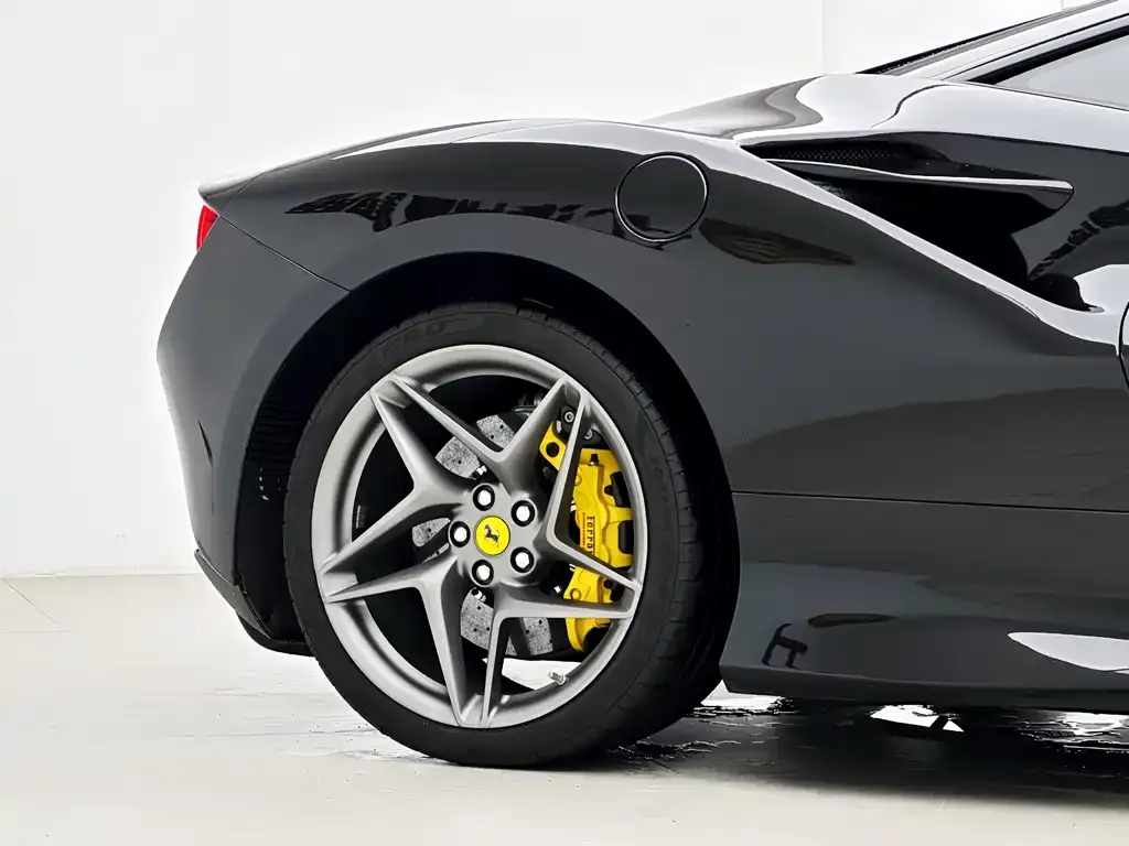 Ferrari F8 — фото 7