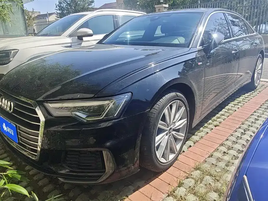 Audi A6L — фото 1