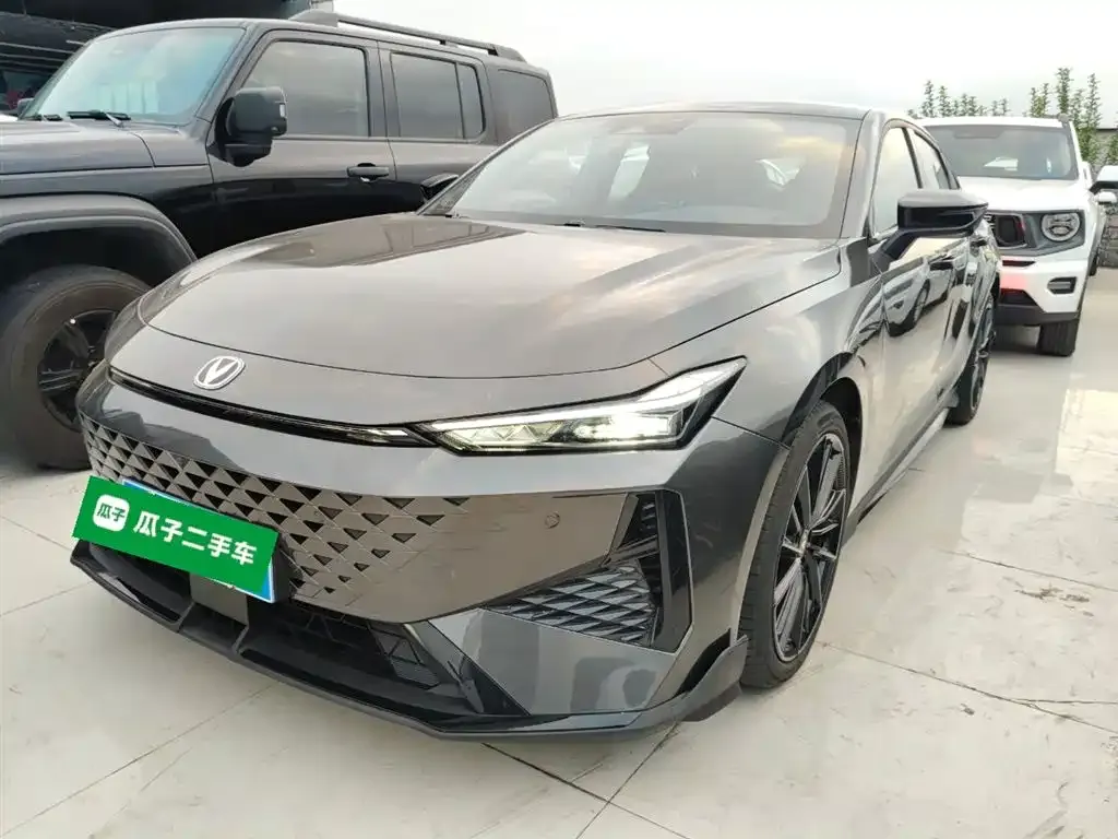 Changan UNI-V — фото 2