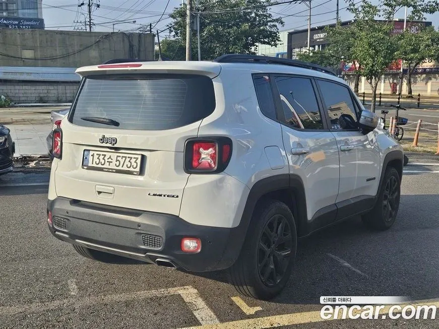 Jeep Renegade — фото 2