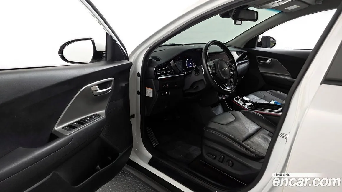 Kia Niro — фото 10