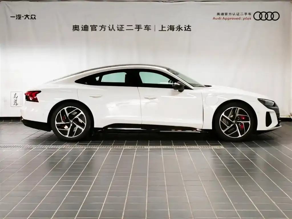 Audi RS e-tron GT — фото 3