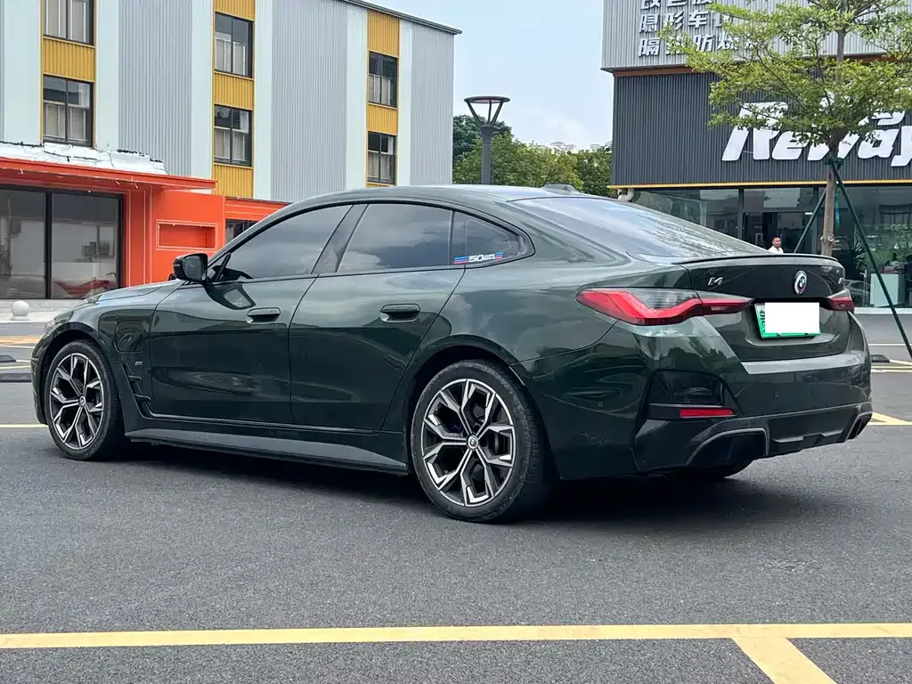 BMW i4 — фото 6