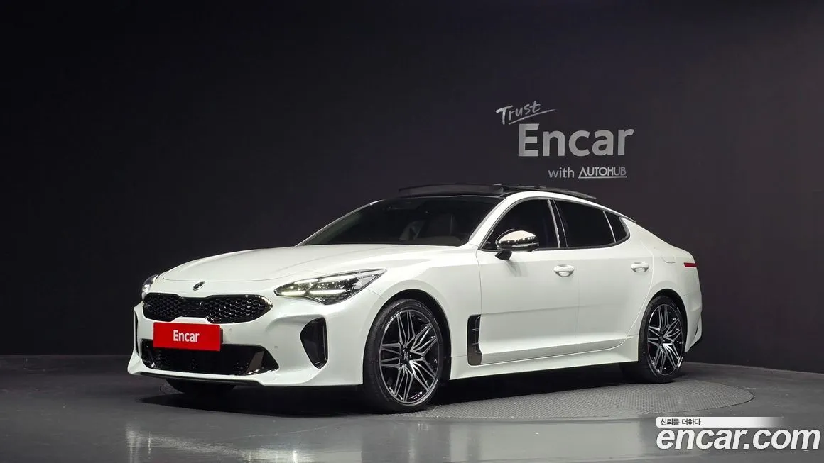 Kia Stinger — фото 1