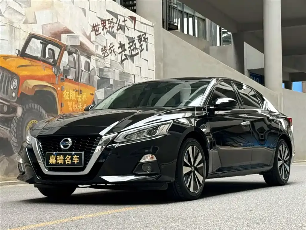 Nissan Teana — фото 1