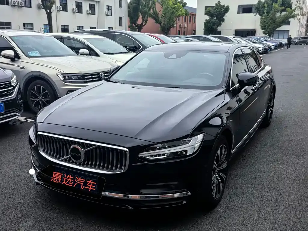 Volvo S90 — фото 1