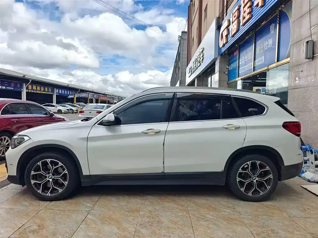 BMW X1 — фото 8