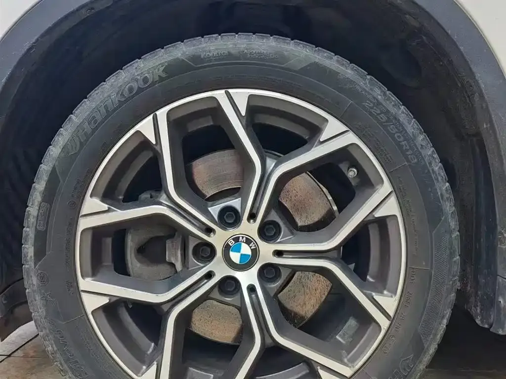 BMW X1 — фото 9