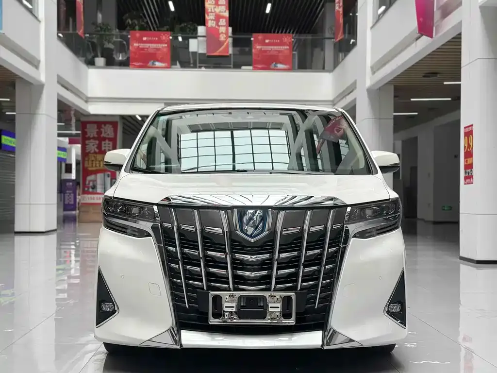 Toyota Alphard — фото 3