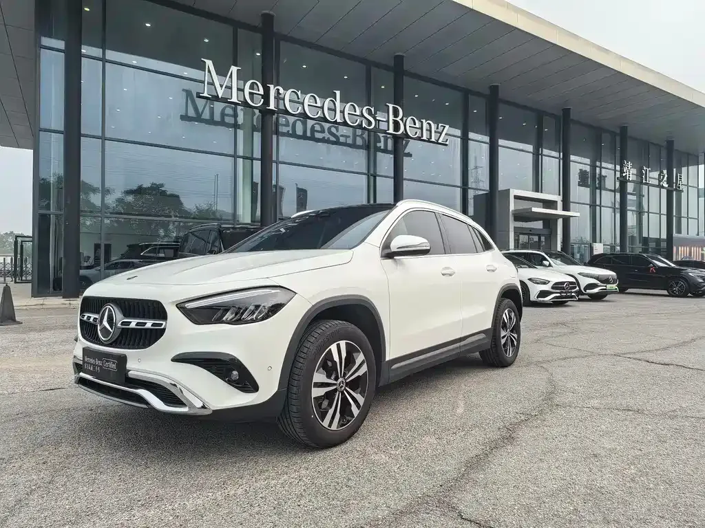 Mercedes-Benz GLA — фото 1