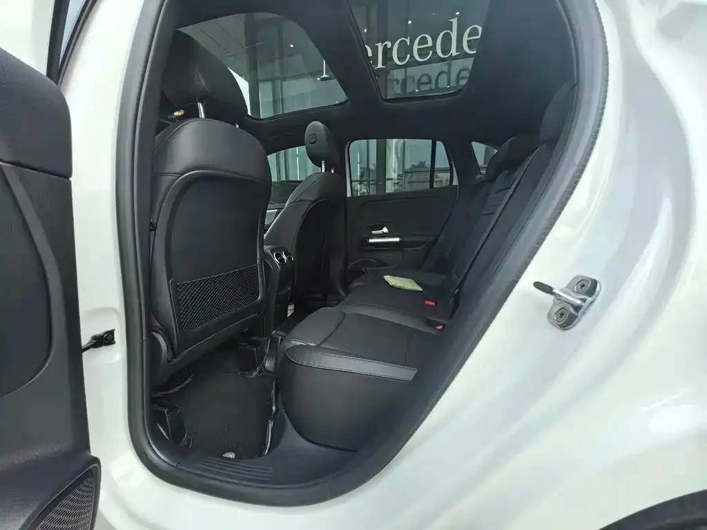 Mercedes-Benz GLA — фото 7