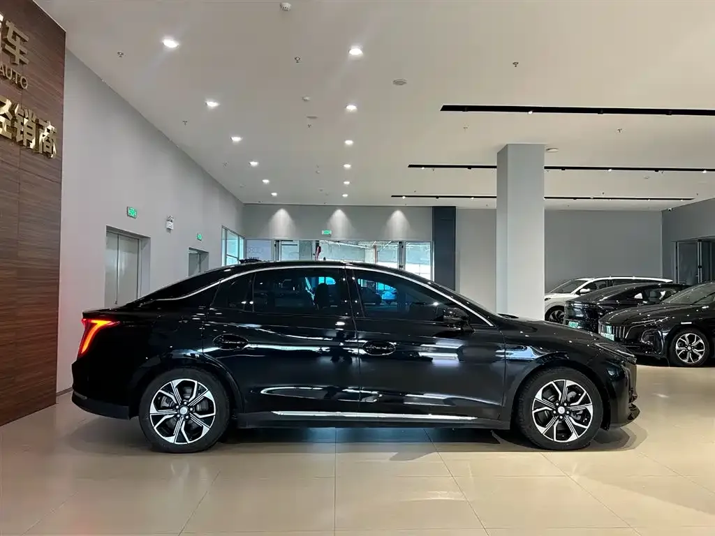 Hongqi E-QM5 — фото 4