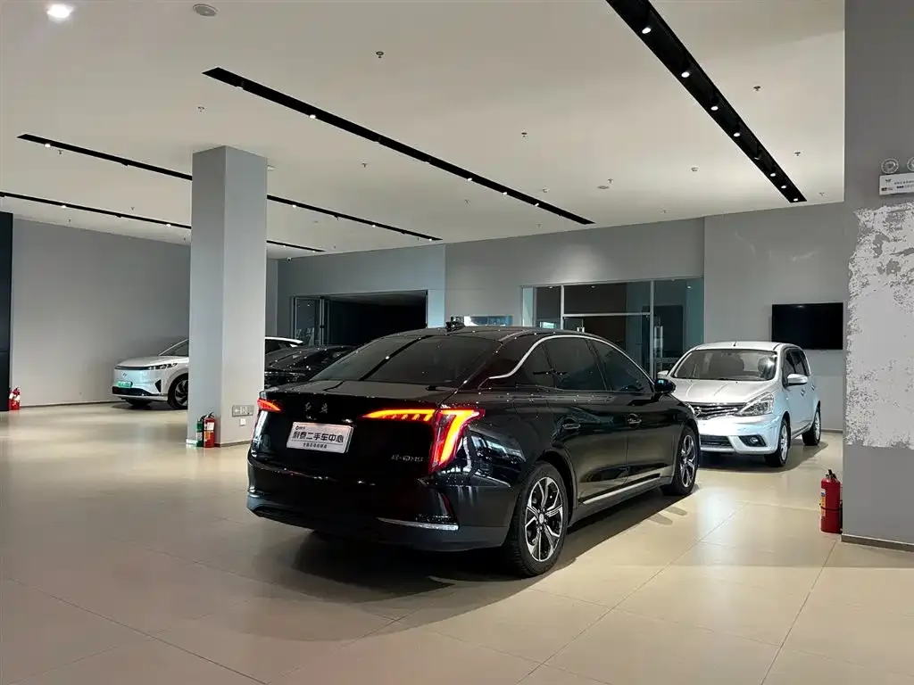 Hongqi E-QM5 — фото 5