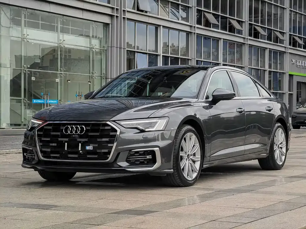 Audi A6L — фото 1