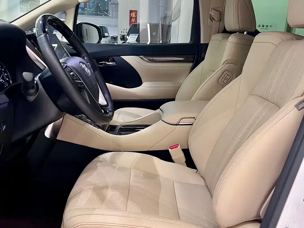 Toyota Alphard — фото 3