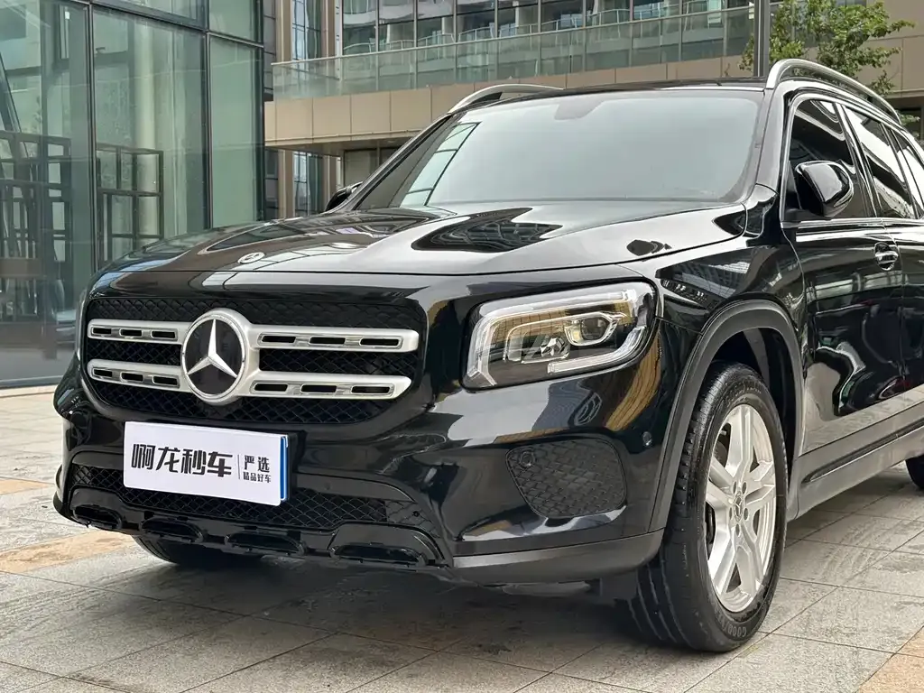 Mercedes-Benz GLB — фото 2