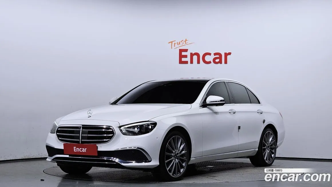 Mercedes-Benz E-Class — фото 1