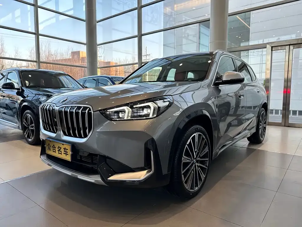 BMW X1 — фото 1