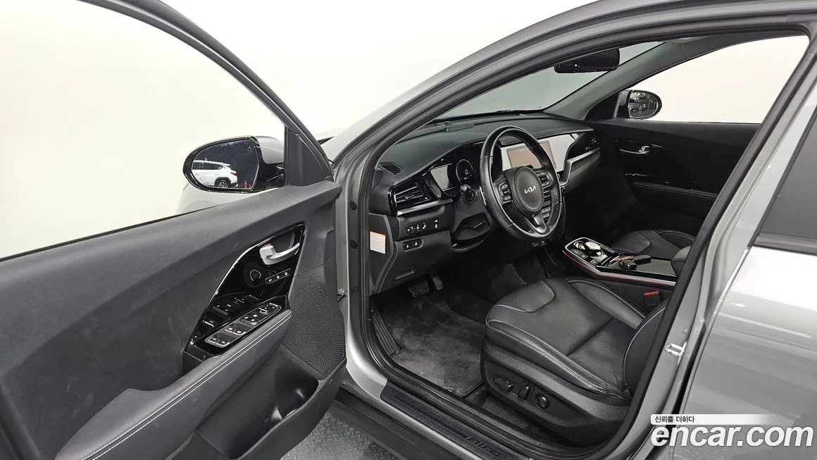 Kia Niro — фото 10