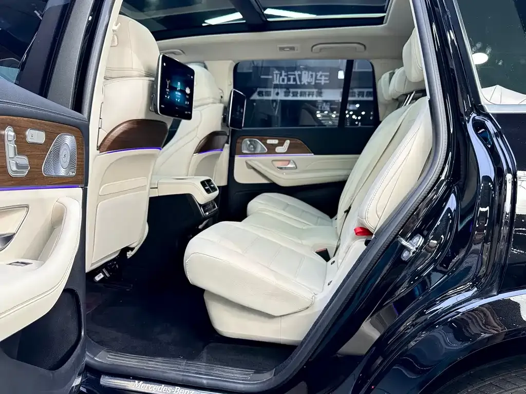 Mercedes-Benz GLS — фото 6