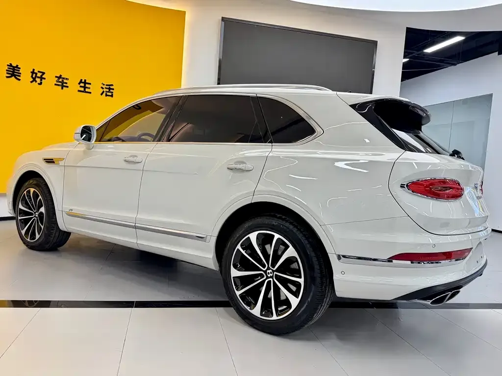 Bentley Bentayga — фото 5