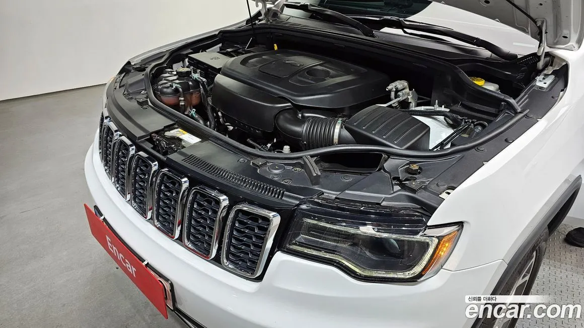 Jeep Cherokee — фото 6