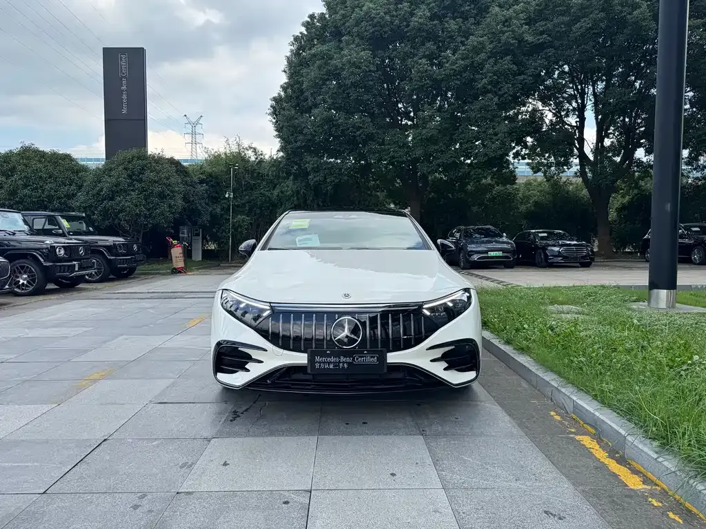 Mercedes-Benz EQS AMG — фото 2