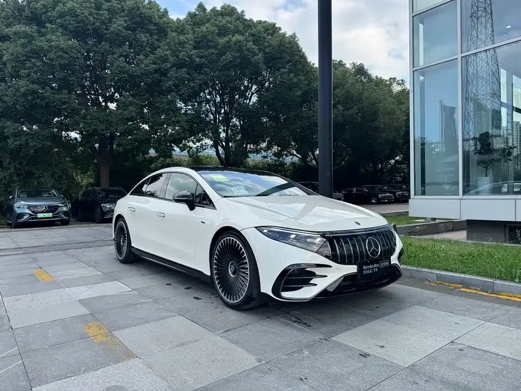 Mercedes-Benz EQS AMG — фото 3