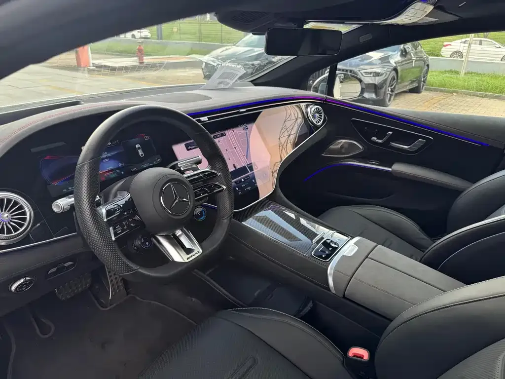 Mercedes-Benz EQS AMG — фото 9