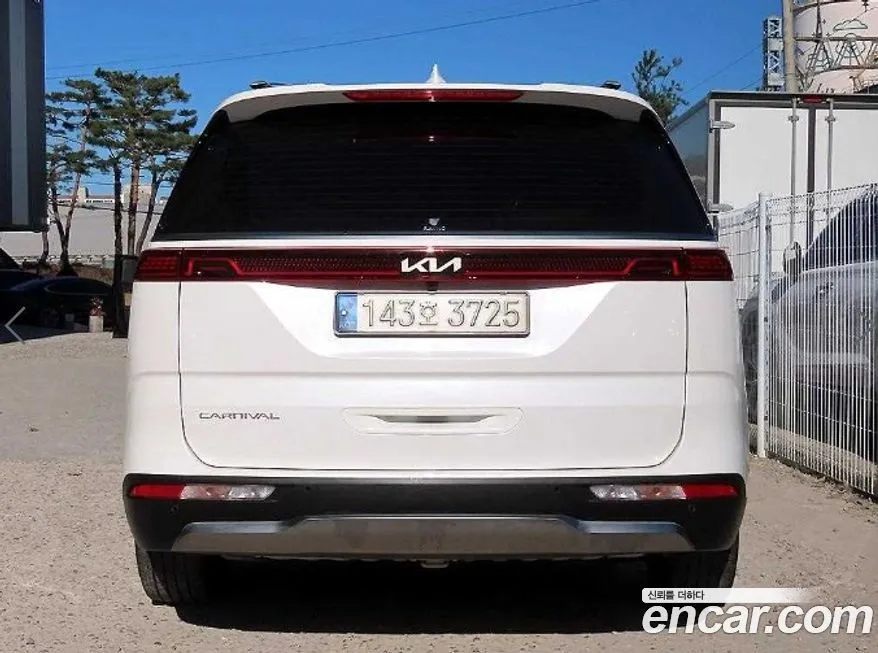 Kia Carnival — фото 4