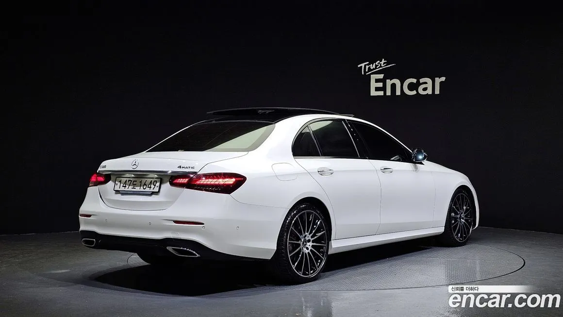 Mercedes-Benz E-Class — фото 2