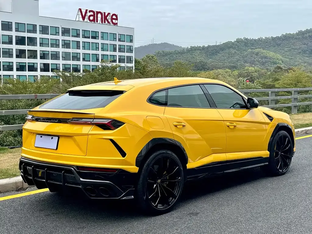 Lamborghini Urus — фото 6