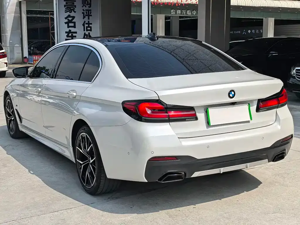 BMW 5 Series — фото 10