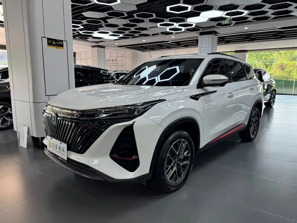 Changan CS75 PLUS — фото 2