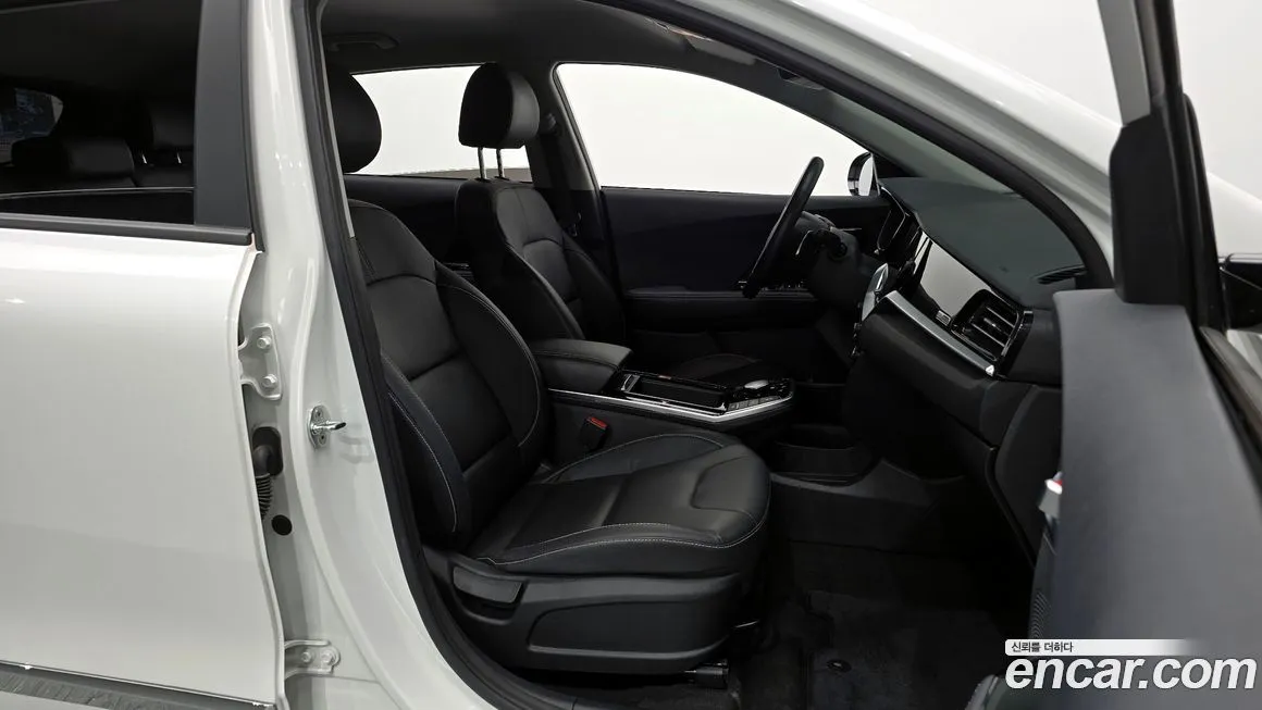 Kia Niro — фото 10