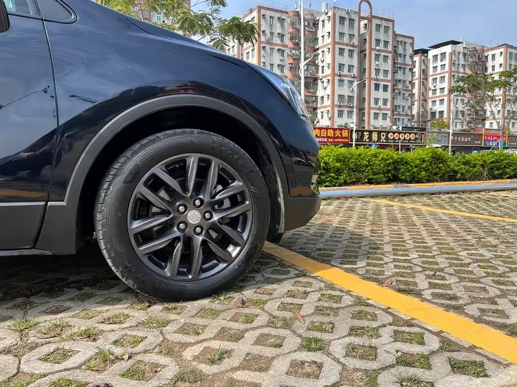 Buick Envision Plus — фото 8