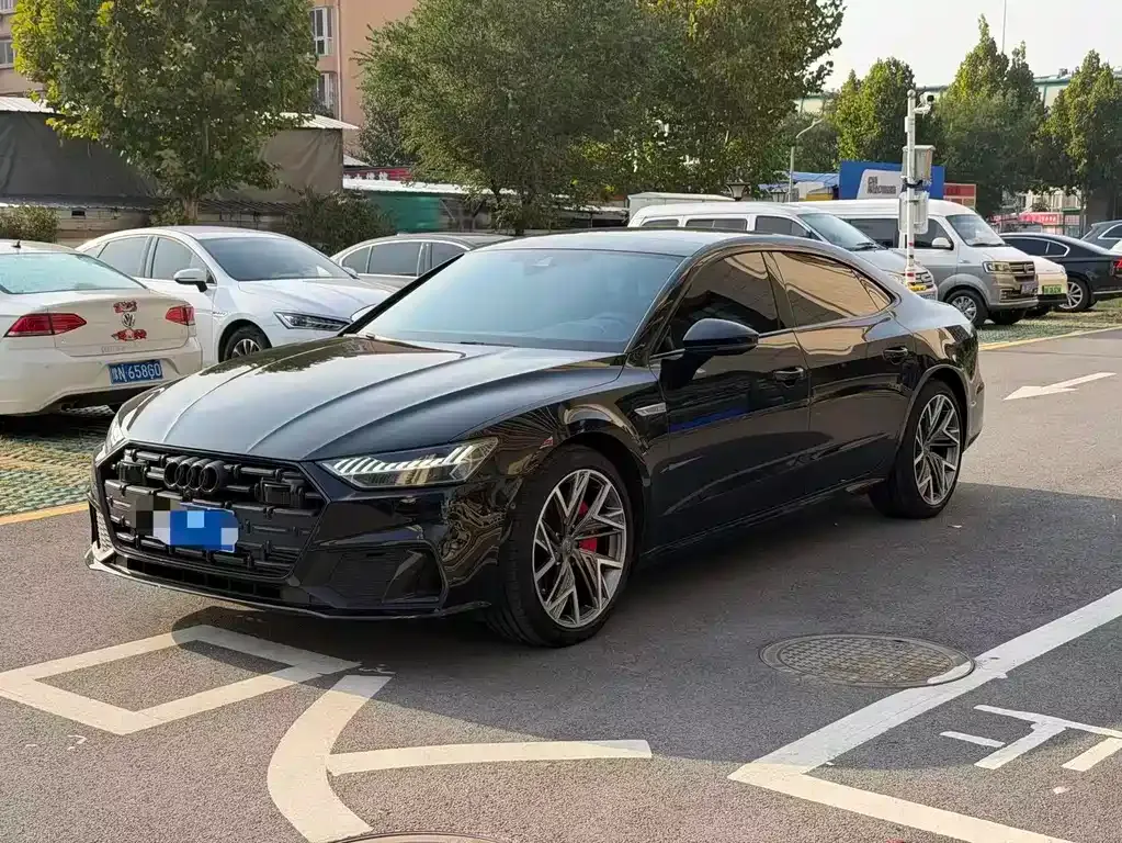 Audi A7L — фото 1