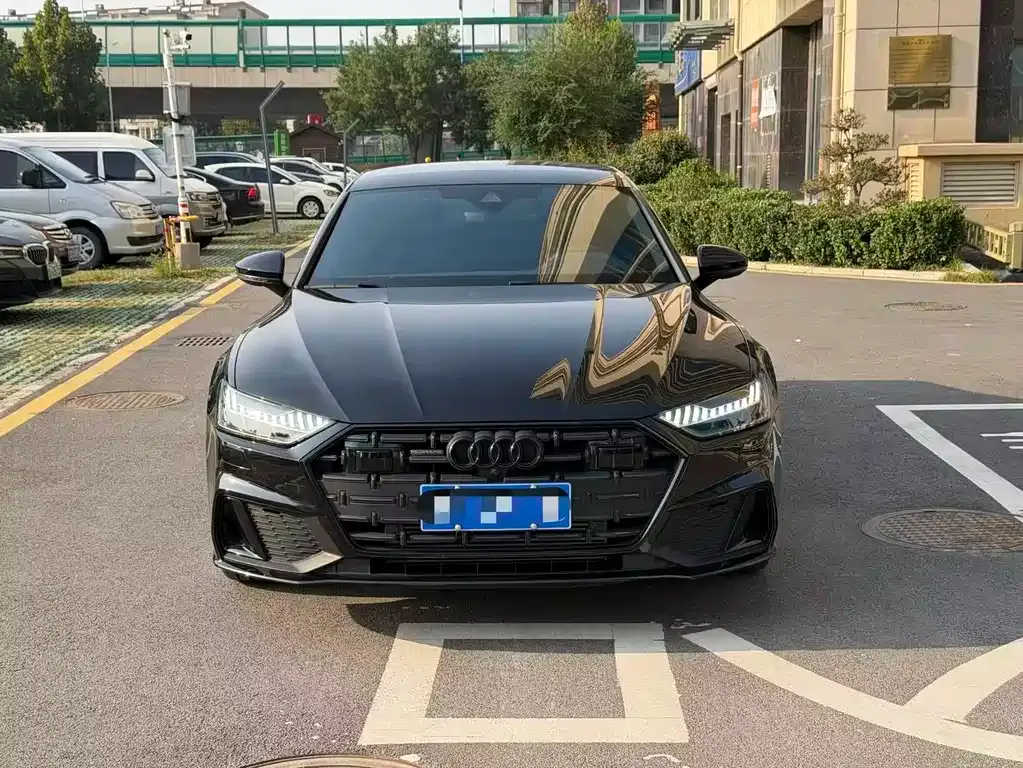Audi A7L — фото 2