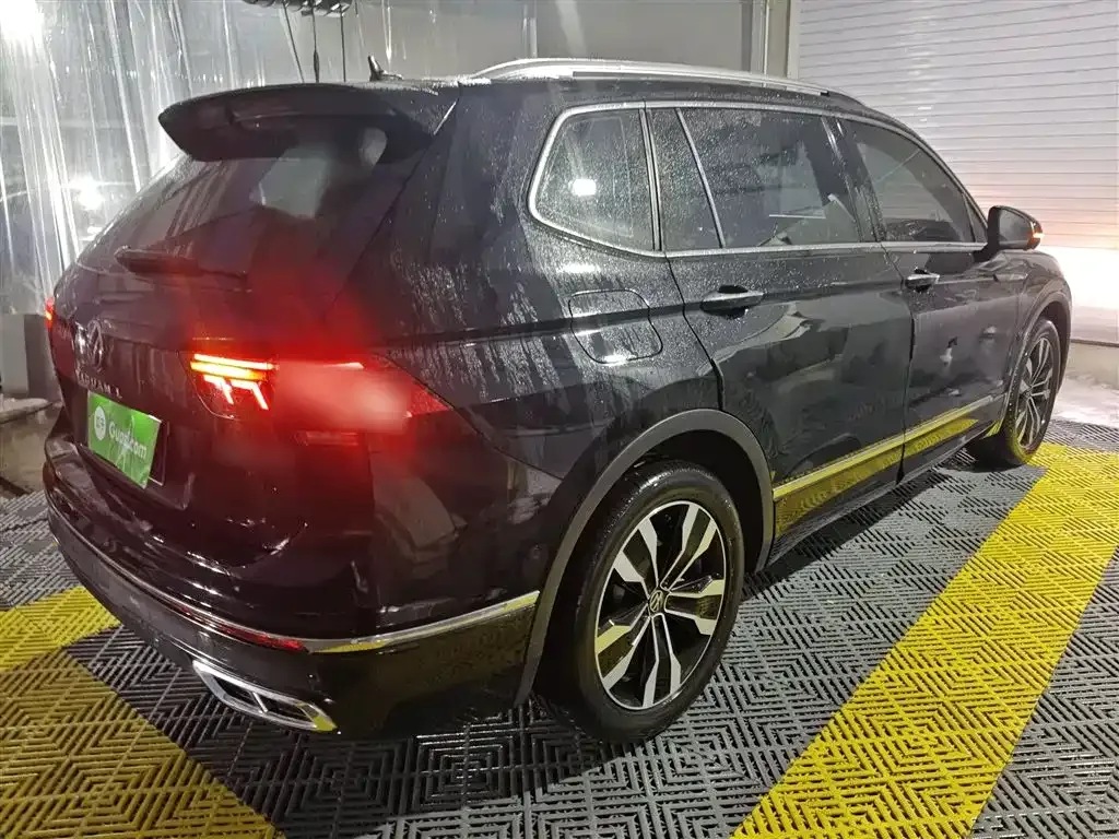 Volkswagen Tiguan L — фото 7