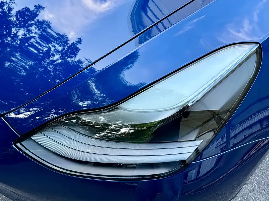 Tesla Model 3 — фото 10