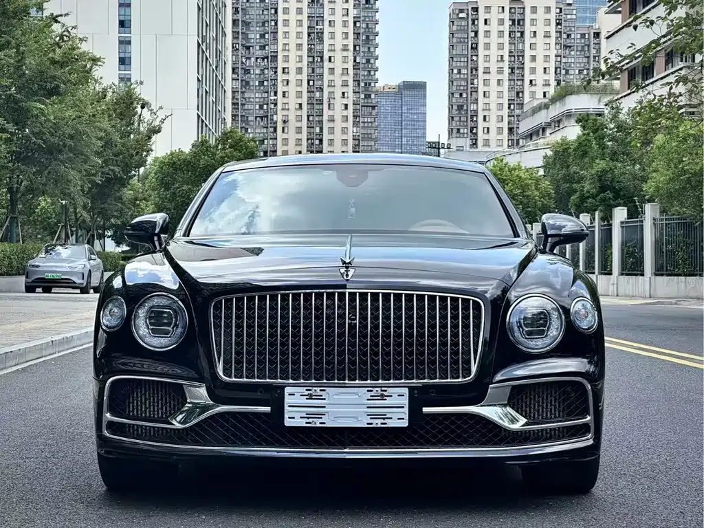 Bentley Flying Spur — фото 2