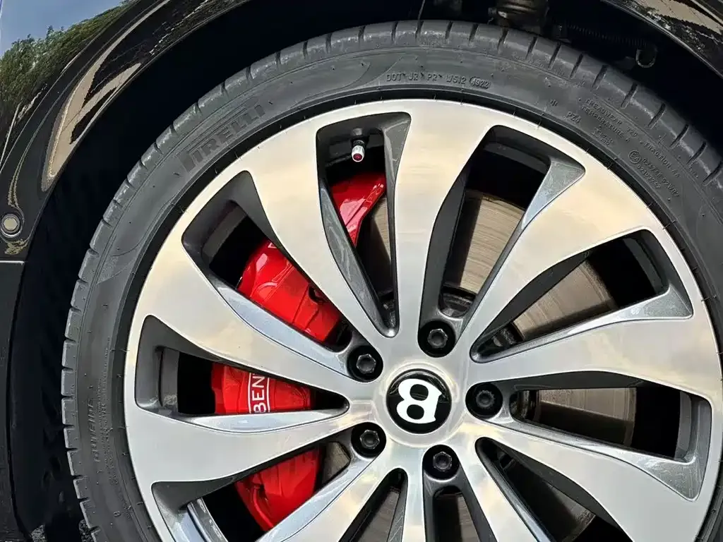 Bentley Flying Spur — фото 9