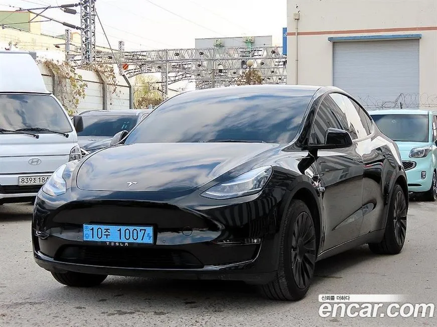 Tesla Model Y — фото 2