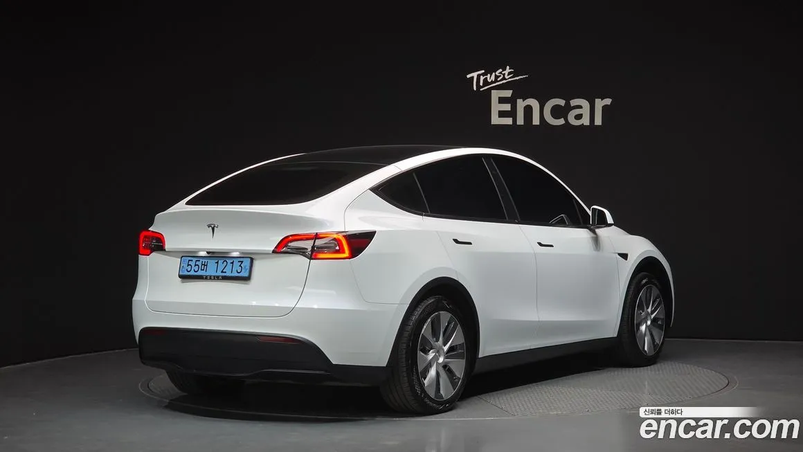 Tesla Model Y — фото 2