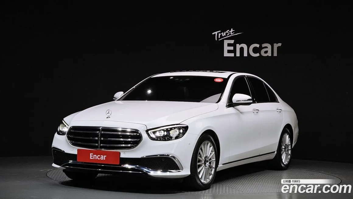 Mercedes-Benz E-Class — фото 1