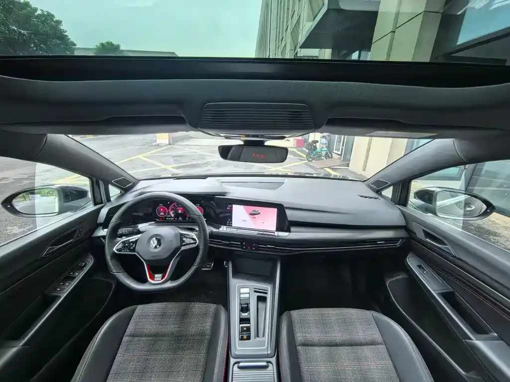 Volkswagen Golf GTI — фото 5